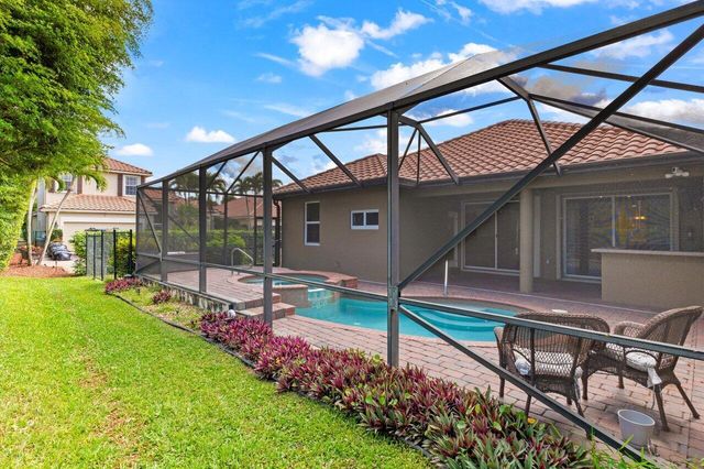 8026 Canary Island Way, Boynton Beach, FL 33436