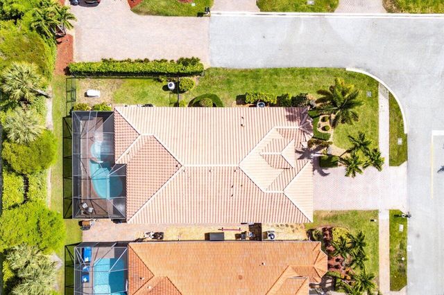 8026 Canary Island Way, Boynton Beach, FL 33436