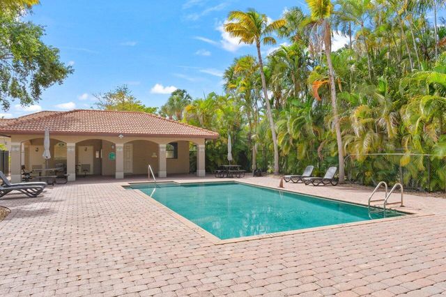 8026 Canary Island Way, Boynton Beach, FL 33436
