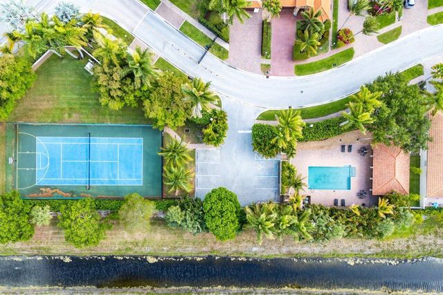 8026 Canary Island Way, Boynton Beach, FL 33436