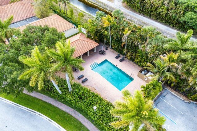 8026 Canary Island Way, Boynton Beach, FL 33436
