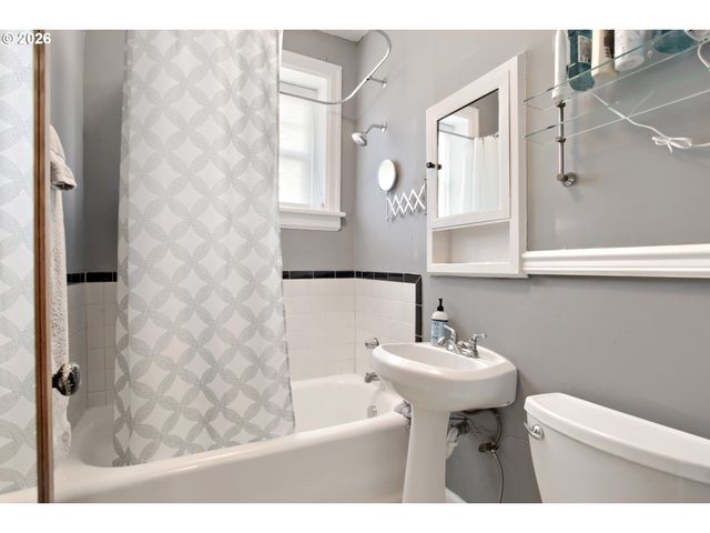 20 Nw 16TH Ave, Portland, OR 97209
