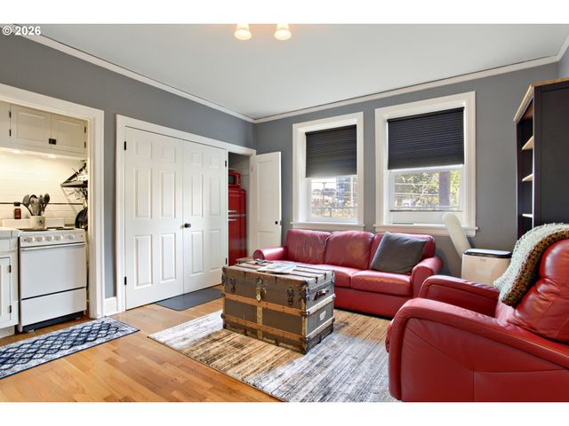 20 Nw 16TH Ave, Portland, OR 97209