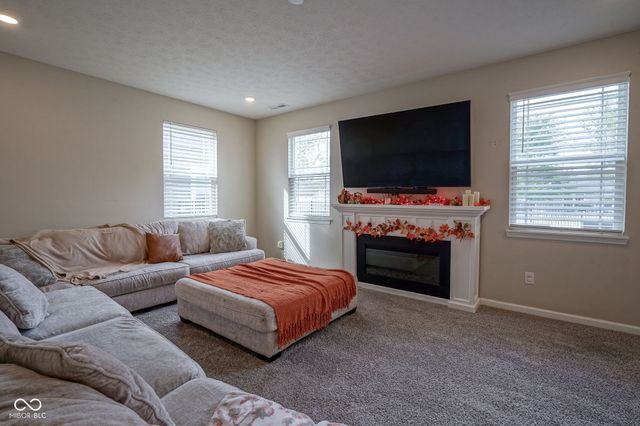 6810 Birmingham Avenue, Mccordsville, IN 46055