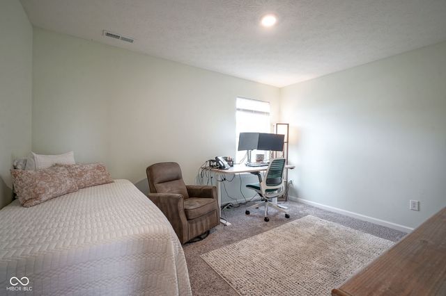 6810 Birmingham Avenue, Mccordsville, IN 46055