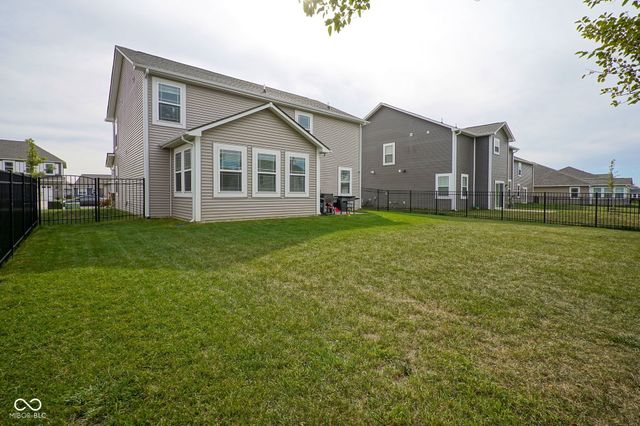 6810 Birmingham Avenue, Mccordsville, IN 46055