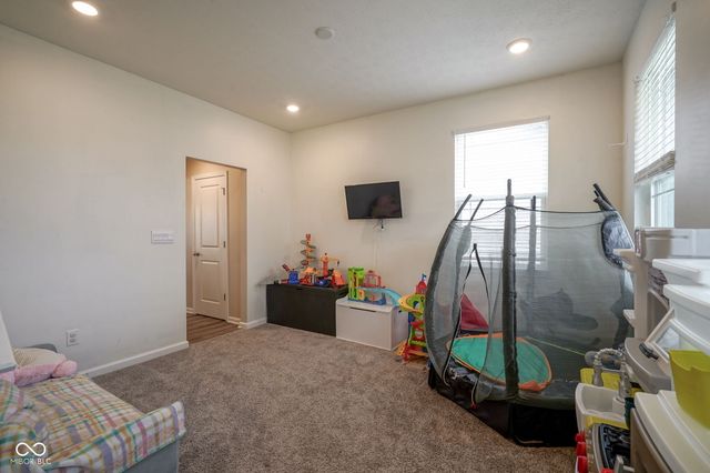 6810 Birmingham Avenue, Mccordsville, IN 46055