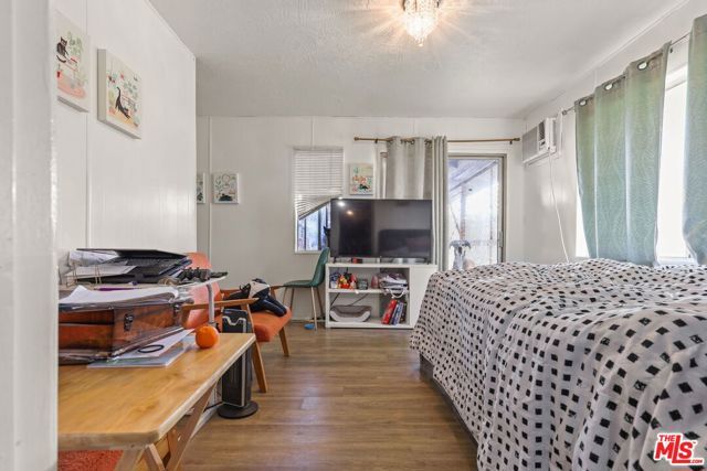 1807 N Van Ness Avenue, Los Angeles, CA 90028