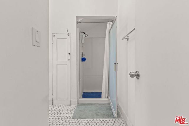 1807 N Van Ness Avenue, Los Angeles, CA 90028