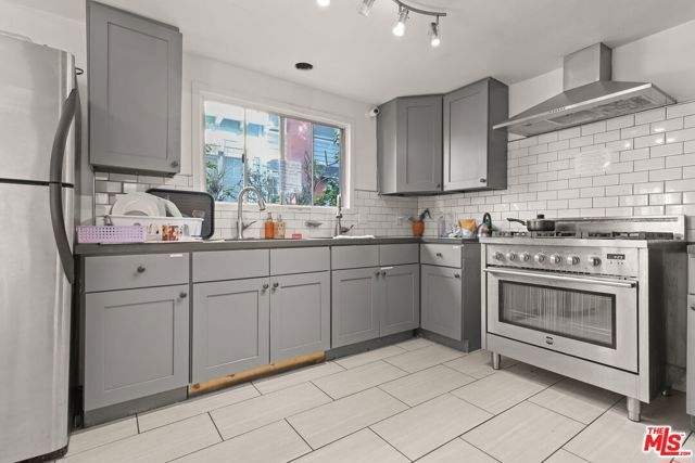 1807 N Van Ness Avenue, Los Angeles, CA 90028