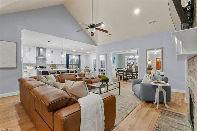 4052 Ridgeline Drive, Kernersville, NC 27284