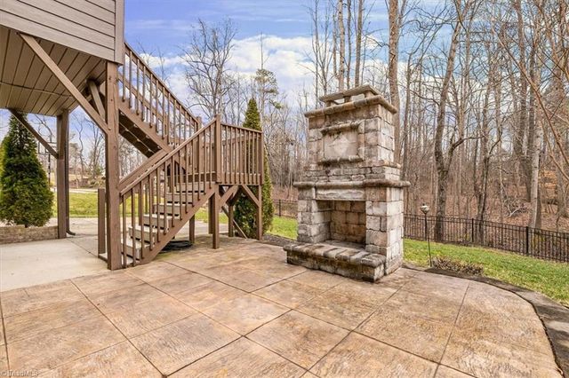 4052 Ridgeline Drive, Kernersville, NC 27284
