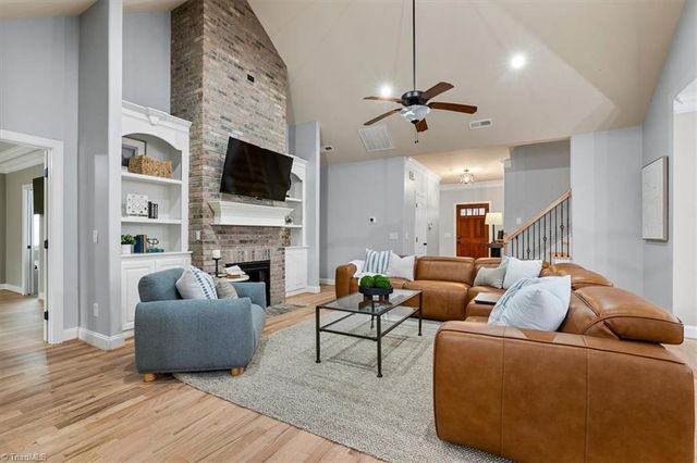 4052 Ridgeline Drive, Kernersville, NC 27284