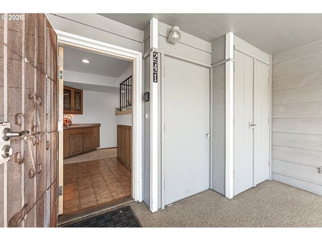 241 Sw EBB Ave, Lincoln City, OR 97367