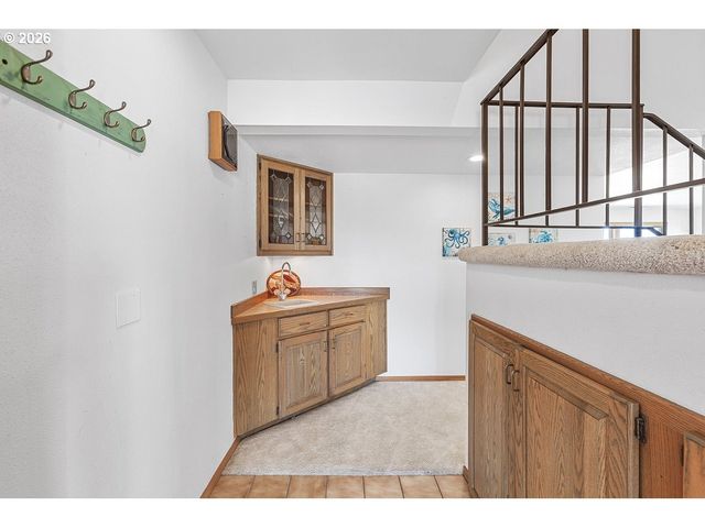 241 Sw EBB Ave, Lincoln City, OR 97367