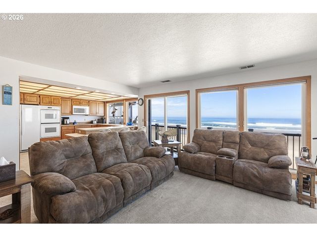 241 Sw EBB Ave, Lincoln City, OR 97367