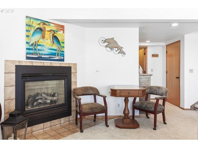 241 Sw EBB Ave, Lincoln City, OR 97367