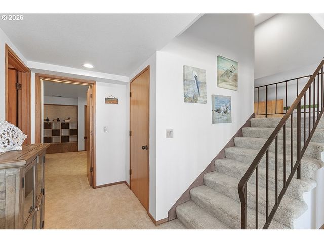 241 Sw EBB Ave, Lincoln City, OR 97367