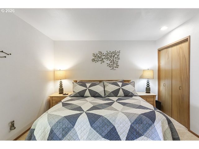 241 Sw EBB Ave, Lincoln City, OR 97367