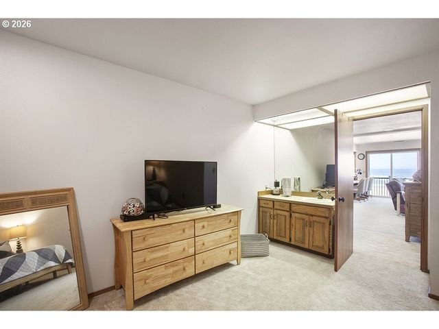 241 Sw EBB Ave, Lincoln City, OR 97367