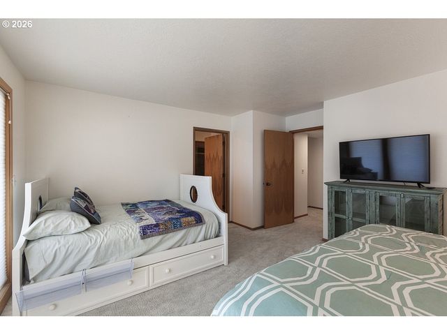 241 Sw EBB Ave, Lincoln City, OR 97367