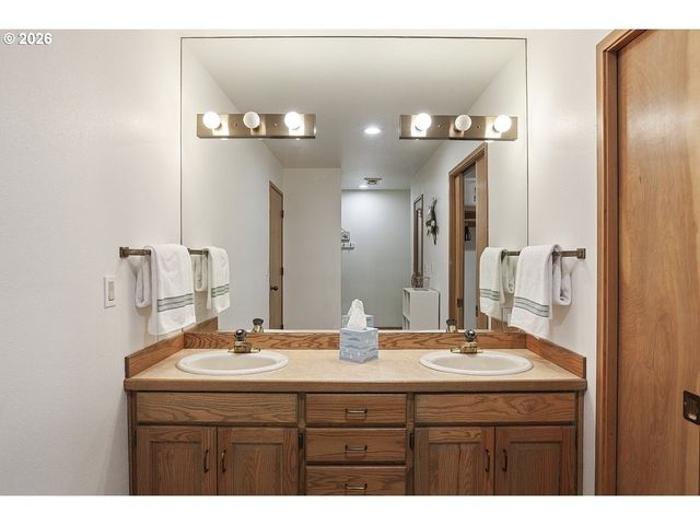 241 Sw EBB Ave, Lincoln City, OR 97367