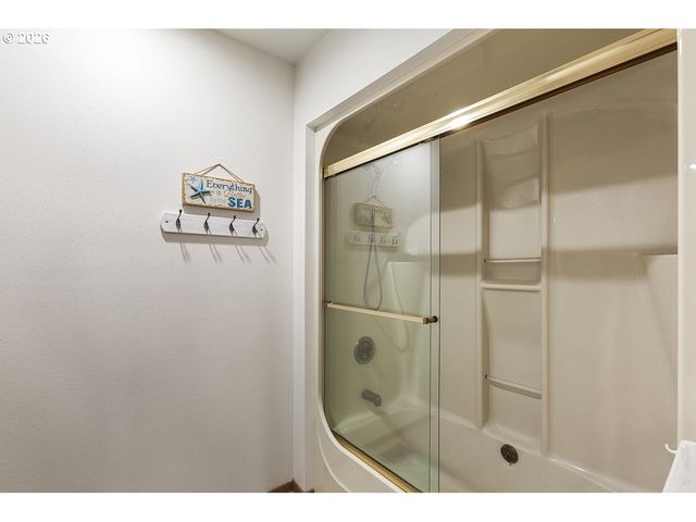 241 Sw EBB Ave, Lincoln City, OR 97367