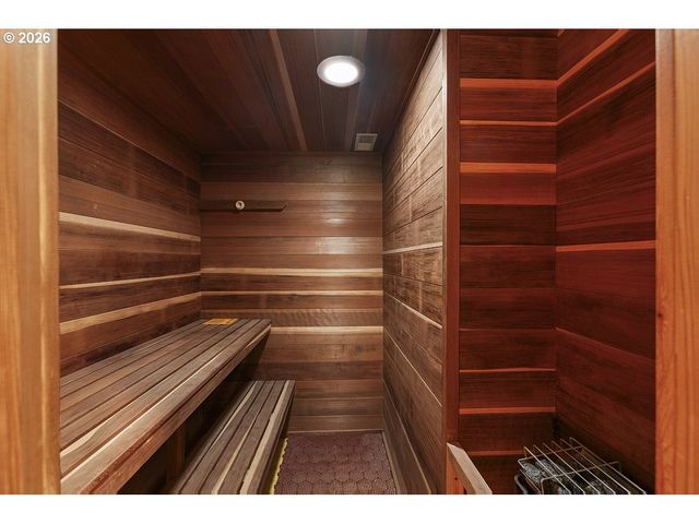 241 Sw EBB Ave, Lincoln City, OR 97367