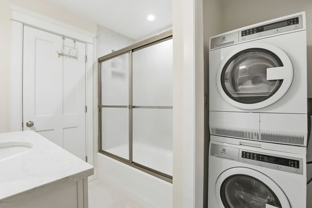 25 Howland St 2, Plymouth, MA 02360