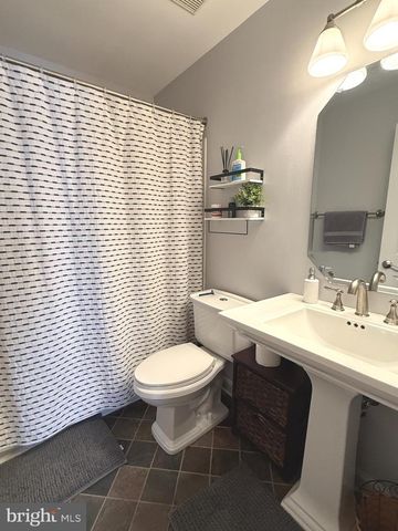 20554 BANBURY SQ, Sterling, VA 20165