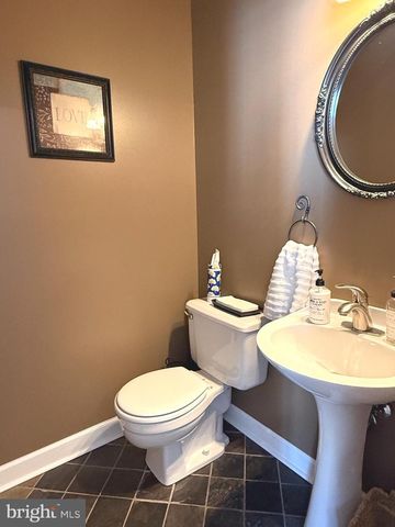 20554 BANBURY SQ, Sterling, VA 20165