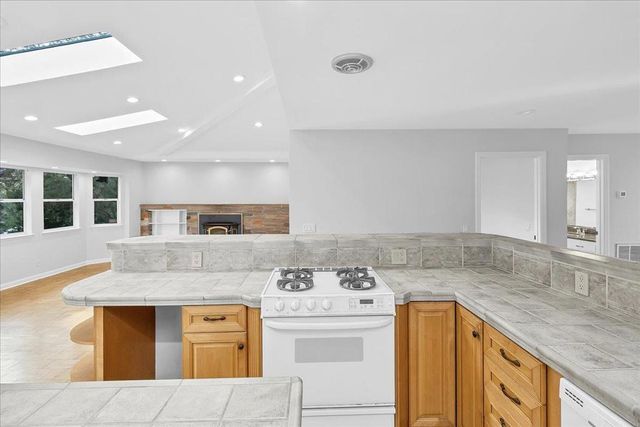 860 Sunset Drive, Pacific Grove, CA 93950