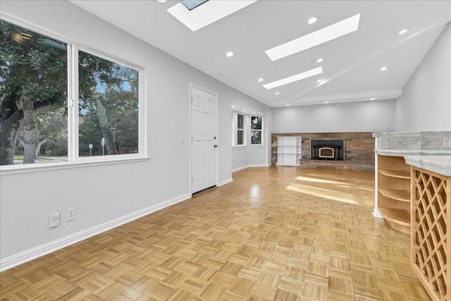 860 Sunset Drive, Pacific Grove, CA 93950