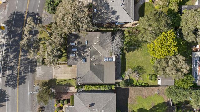 860 Sunset Drive, Pacific Grove, CA 93950