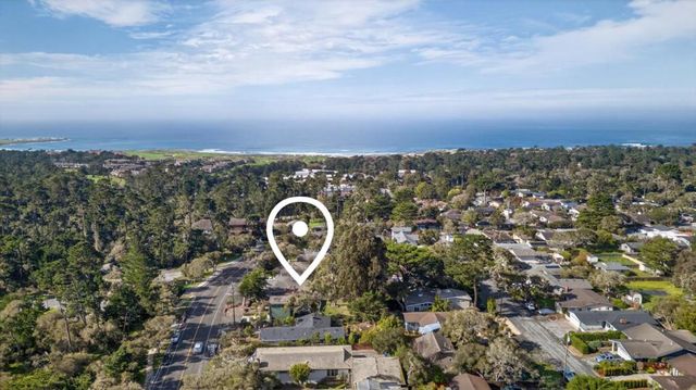 860 Sunset Drive, Pacific Grove, CA 93950