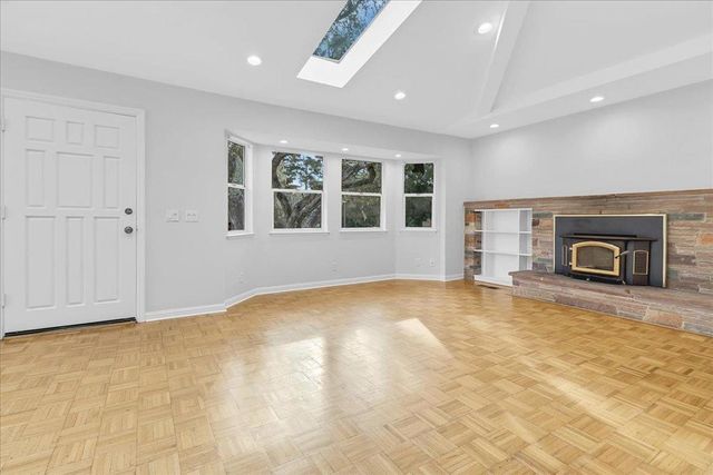 860 Sunset Drive, Pacific Grove, CA 93950