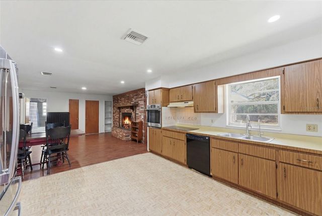 6107 SE ARTHUR ROAD, Belleview, FL 34420