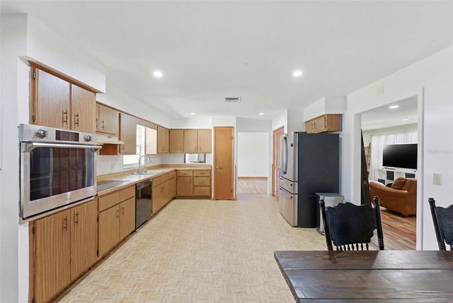 6107 SE ARTHUR ROAD, Belleview, FL 34420