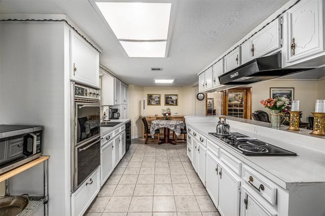 15502 Atwood Lane, Crosby, TX 77532