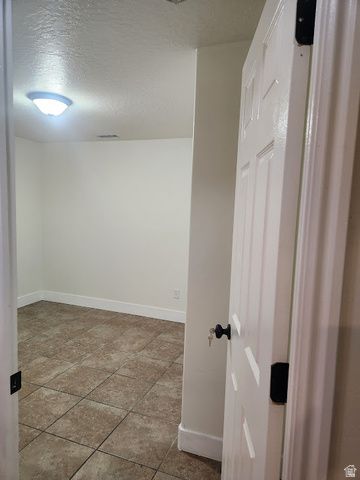 5914 VALLEY POINT DR, West Valley City, UT 84128