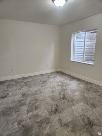 5914 VALLEY POINT DR, West Valley City, UT 84128