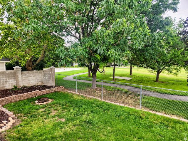 5914 VALLEY POINT DR, West Valley City, UT 84128