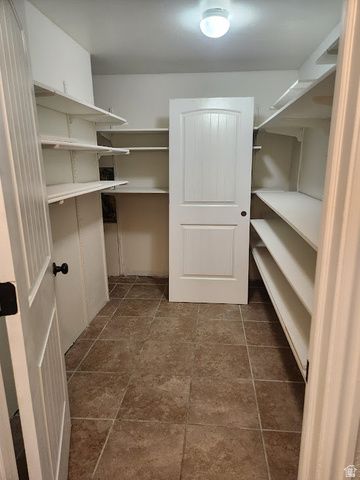 5914 VALLEY POINT DR, West Valley City, UT 84128