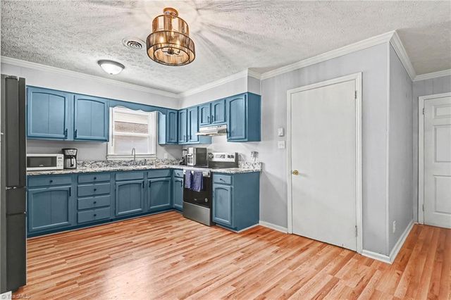 1312 Rotherwood Road, Greensboro, NC 27406