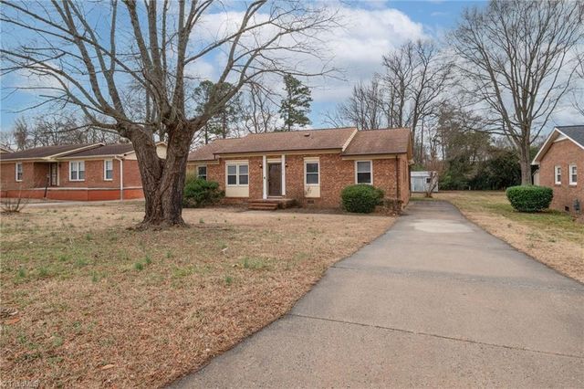 1312 Rotherwood Road, Greensboro, NC 27406