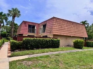 217 Live Oak Lane, Boynton Beach, FL 33436