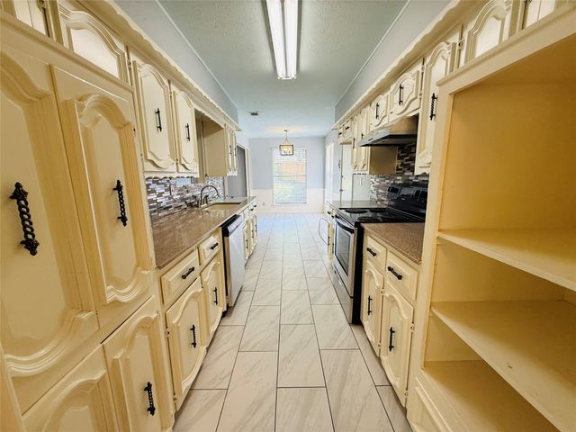 1112 Joanna Circle, Desoto, TX 75115