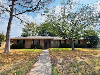 1112 Joanna Circle, Desoto, TX 75115