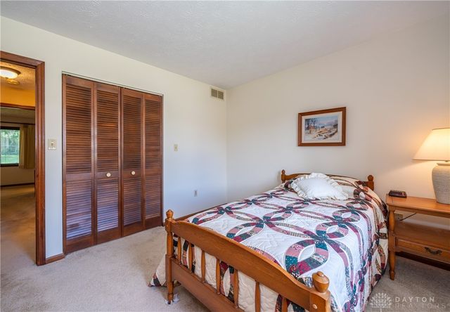 374 Shadywood Drive, Clayton, OH 45415
