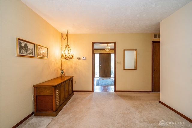 374 Shadywood Drive, Clayton, OH 45415